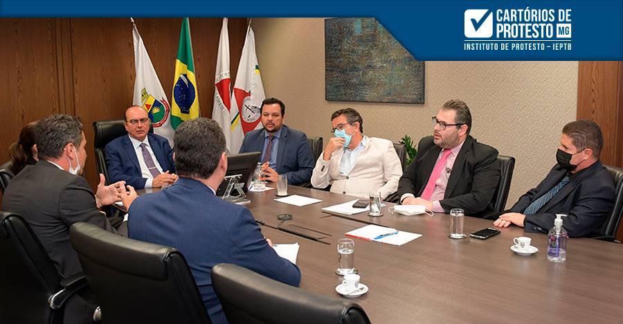 Presidente do TJMG conduz reunião entre Corregedoria e dirigentes do Instituto de Protesto